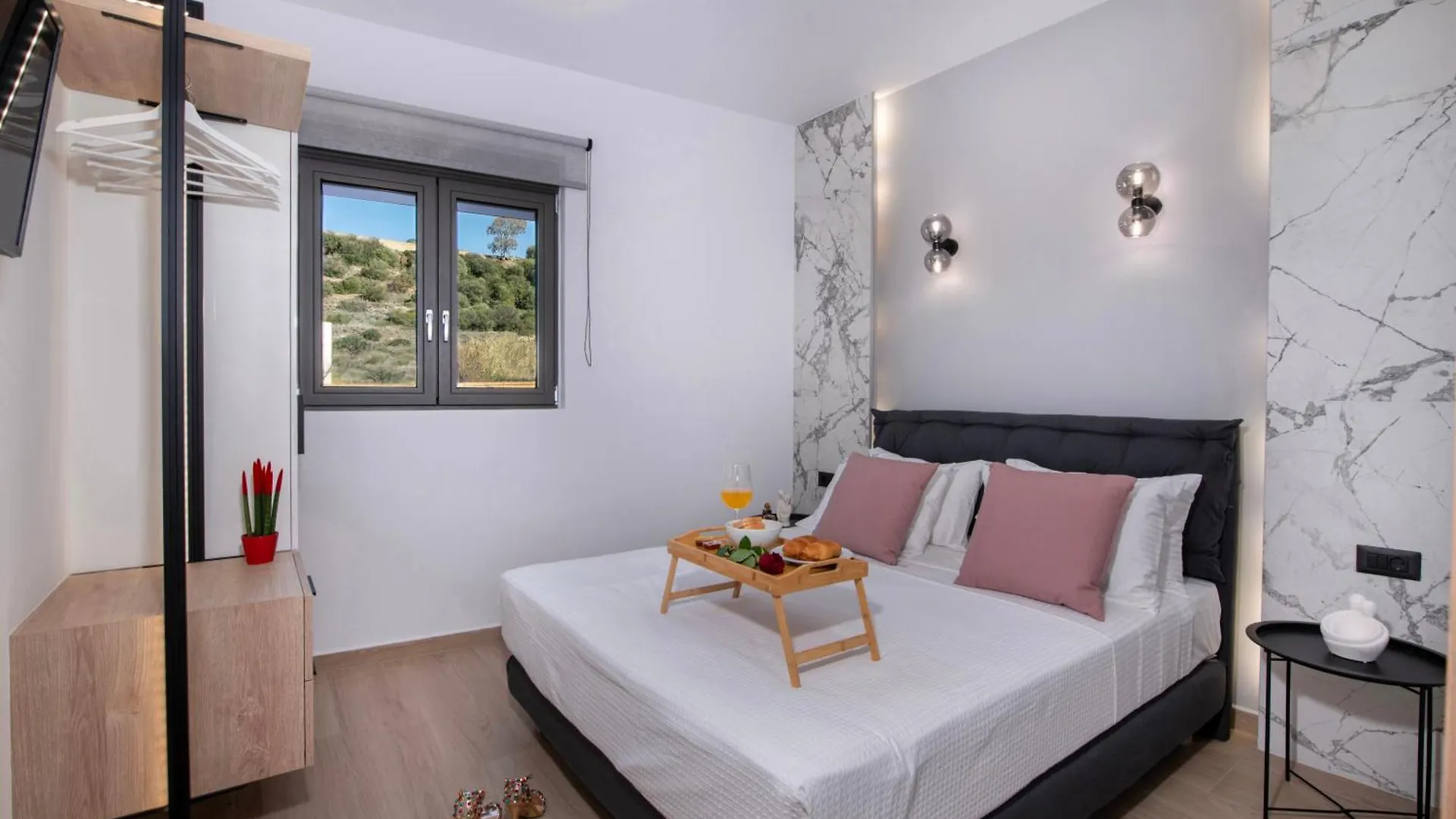 Alpha Suites La Canea